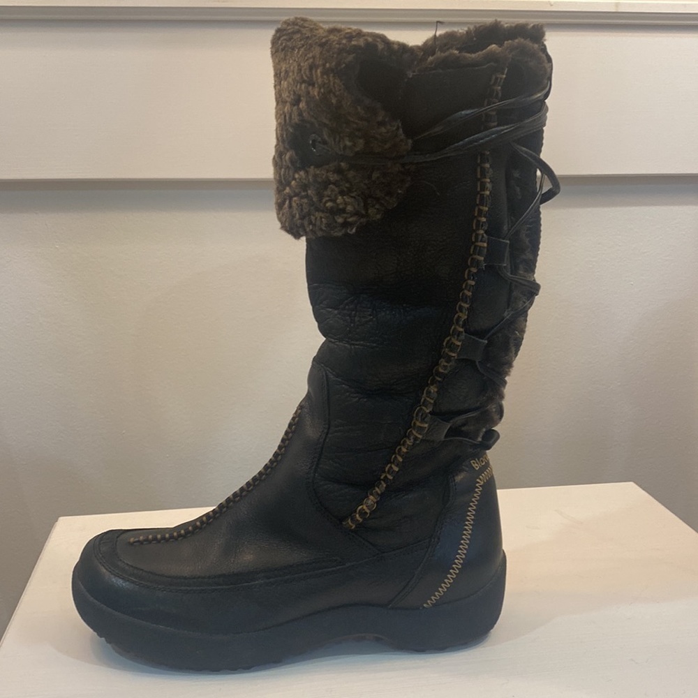 Women’s Blondo Canada Leather & Shearling Lined Back Laced Boots - Picture 4 of 14